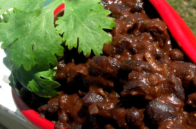 Spicy Saucy Black Beans. Who doesn't love saucy beans?