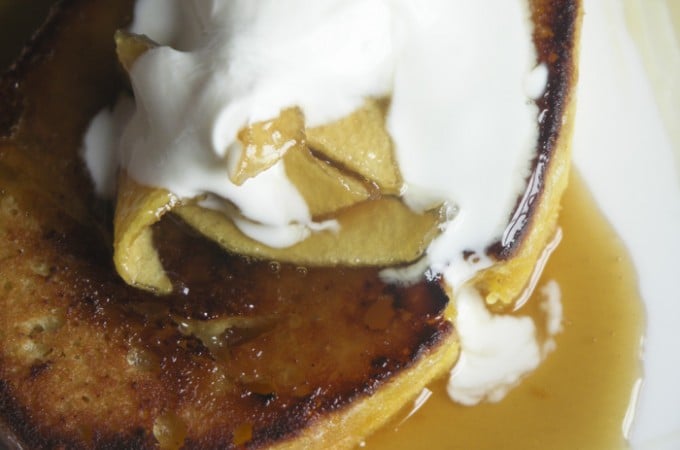 griddledpoundcakecaramelapplesauce3