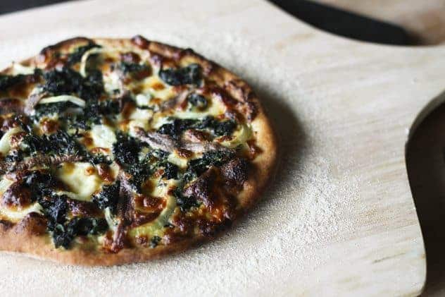 Spinach and Garlic Alfredo Pizza (With or Without Onions and Anchovies)