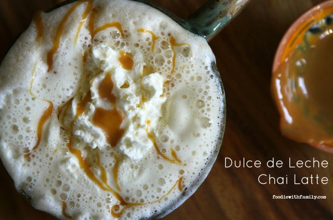 Dulce de Leche Chai Lattes {caramel chai lattes} from foodiewithfamily.com
