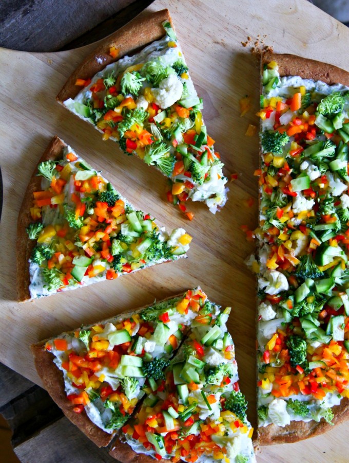 Get your snack on with Snacky Ranch Cream Cheese Vegetable Pizza from foodiewithfamily.com