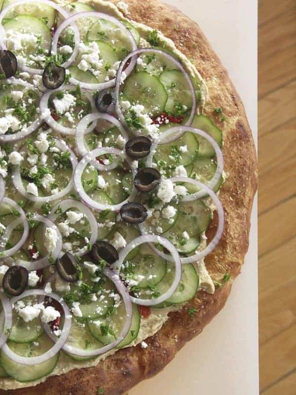 Mediterranean Hummus Pizza #Vegetarian foodiewithfamily.com