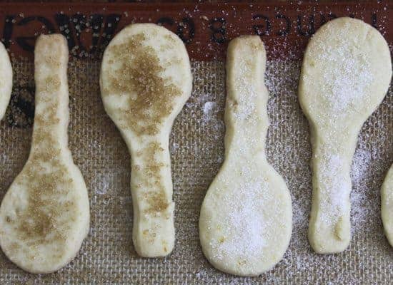 https://www.foodiewithfamily.com/wp-content/uploads/2011/03/shortbreadcookiespoons5.jpg