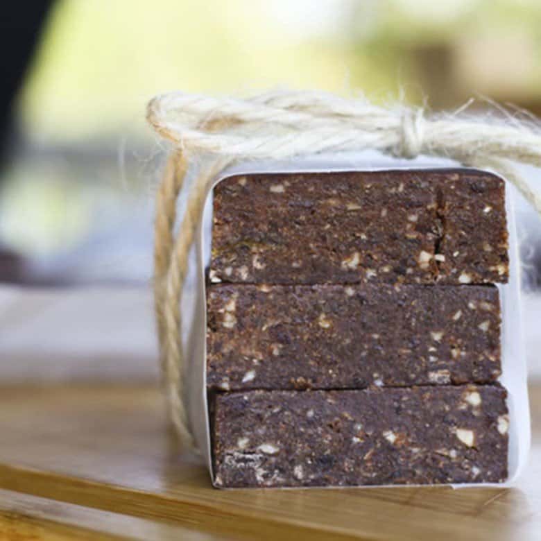 Homemade Larabars: This super nutritious, delicious lunchbox or post workout snack tastes more like candy bars than health food!