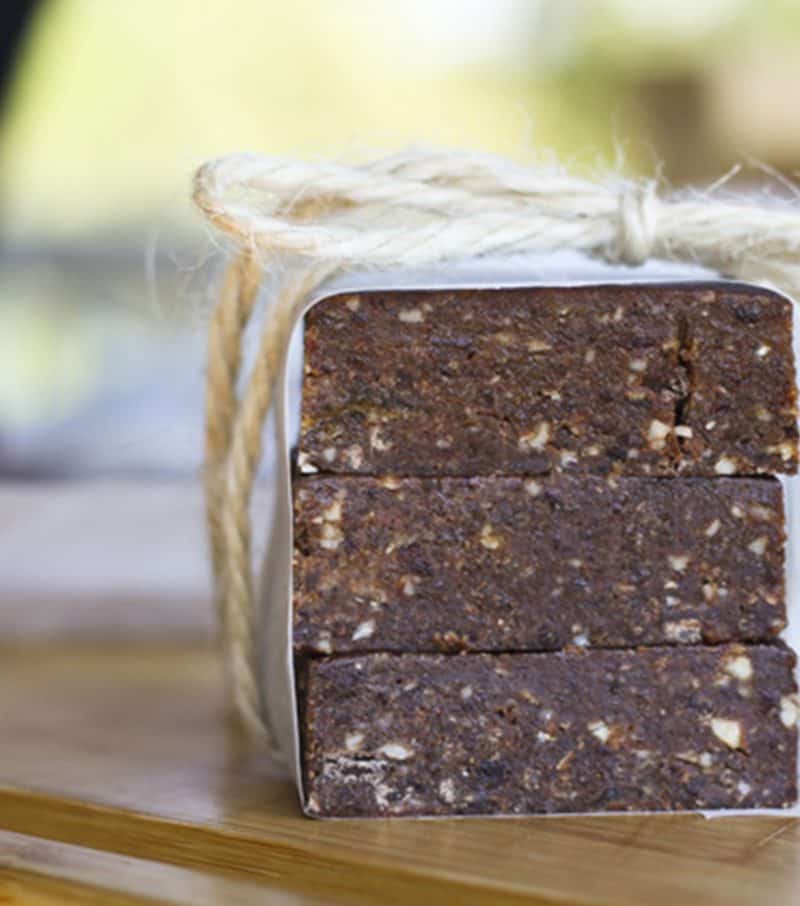 Homemade Larabars: This super nutritious, delicious lunchbox or post workout snack tastes more like candy bars than health food!