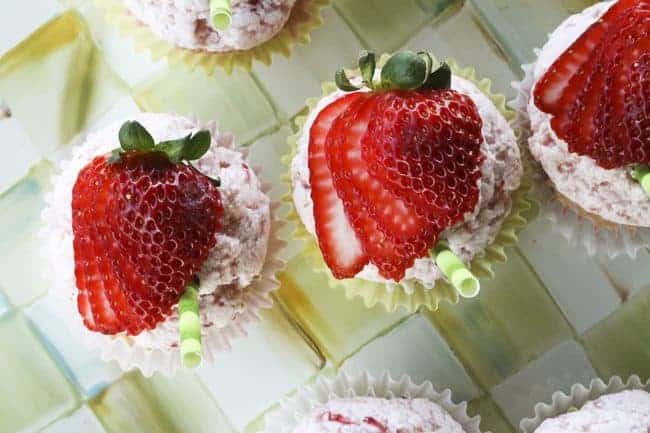 Strawberry Lemonade Cupcakes | www.foodiewithfamily.com