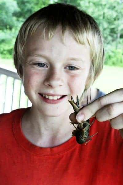 Ty with crawfish | www.foodiewithfamily.com