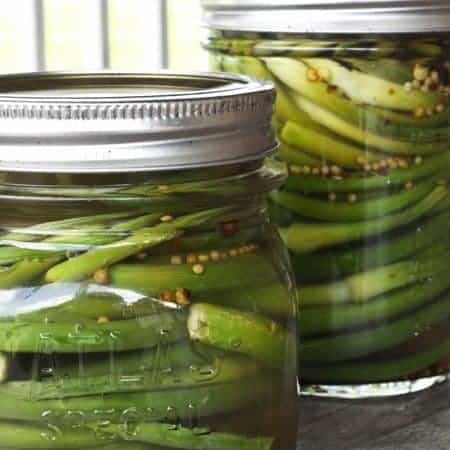 Pickled Garlic Scapes: a 10 minute pickling project | www.foodiewithfamily.com