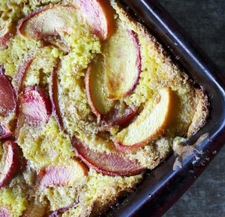 Whiskey Peach Cobbler | www.foodiewithfamily.com