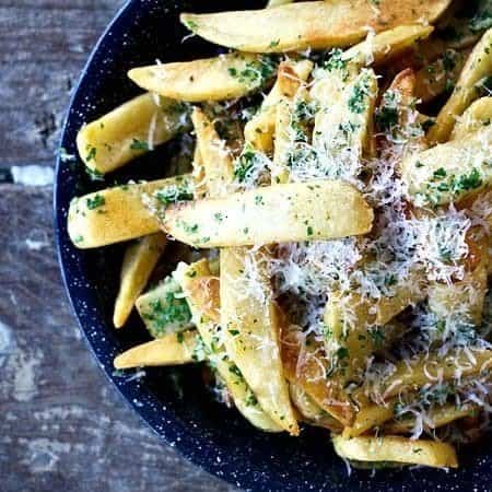 Garlic Parm Stadium-Style Steak Fries #Superbowlsnacks #Gameday #Biggamesnacks #BigGame #Comfortfood