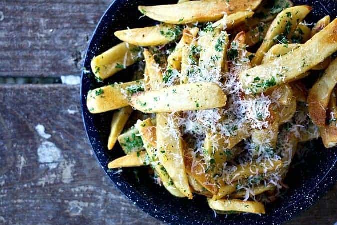 Garlic Parm Stadium-Style Steak Fries #Superbowlsnacks #Gameday #Biggamesnacks #BigGame #Comfortfood