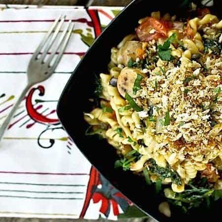 Chicken Sausage, Kale, and Mushroom One Pot Pasta foodiewithfamily.com #onepot #pasta