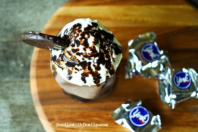Peppermint Patty Milkshake from Foodiewithfamily.com