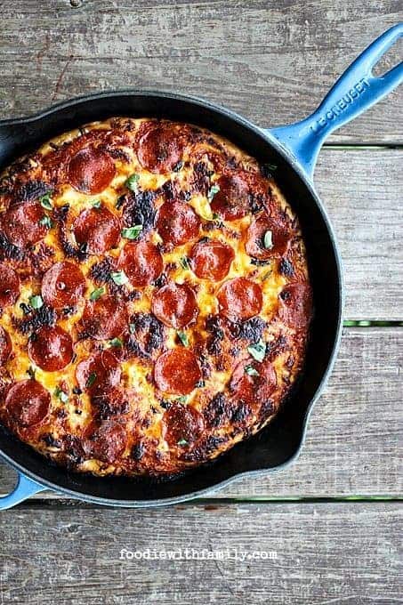 The Best Pan Pizza {super easy!} from foodiewithfamily.com