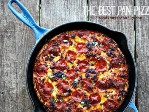 How to cook pizza in a cast iron pan