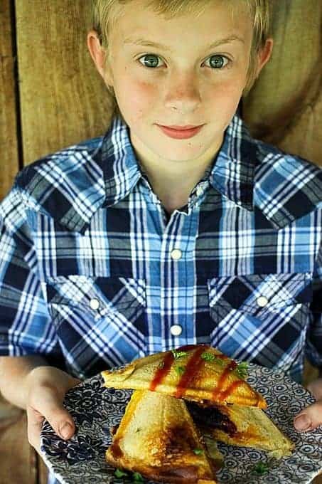 Ty's Best Breakfast Sandwich {scrambled eggs, crispy hashbrowns + bacon, and cheese in sourdough toast! foodiewithfamily.com #thatsmykid #jcpambassador #ad