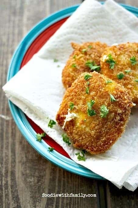 Crispy, Gooey, Fresh Mozzarella Steaks from foodiewithfamily.com #FreezerFriendly #MakeAheadMondays