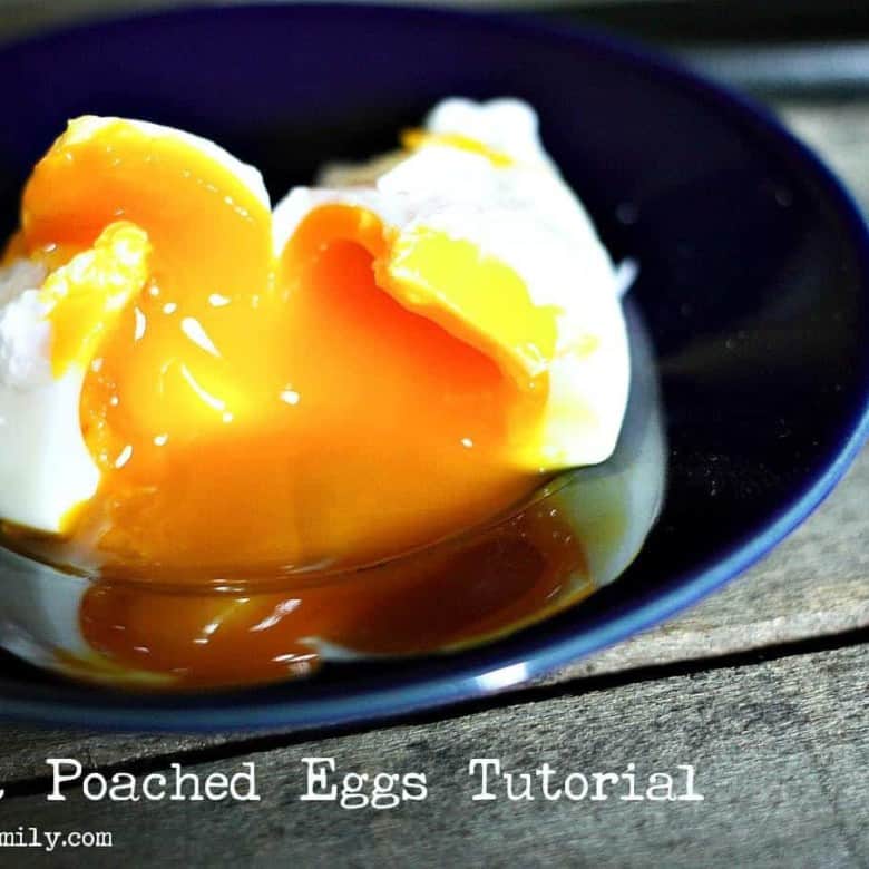 How to perfectly poach an egg from foodiewithfamily.com