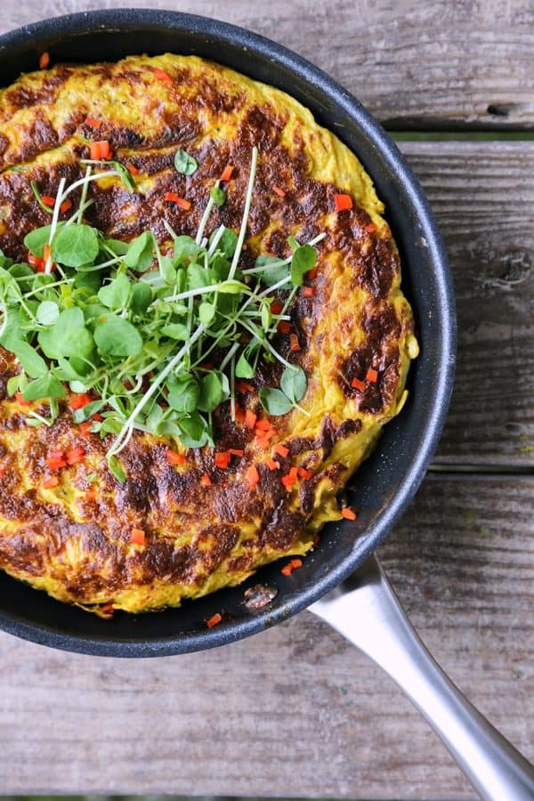 La Tortilla Española : The Spanish Omlette / Lodge Carbon Steel Skillet. 