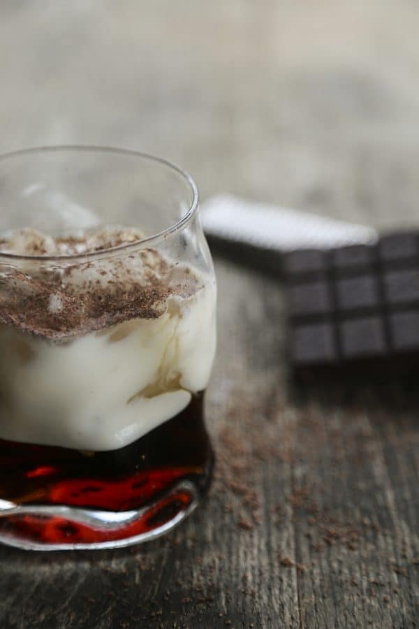 Silk Anna Kournikova - Skinny White Russian Cocktail using Silk Almondmilk #sponsored #MeatlessMondayNight