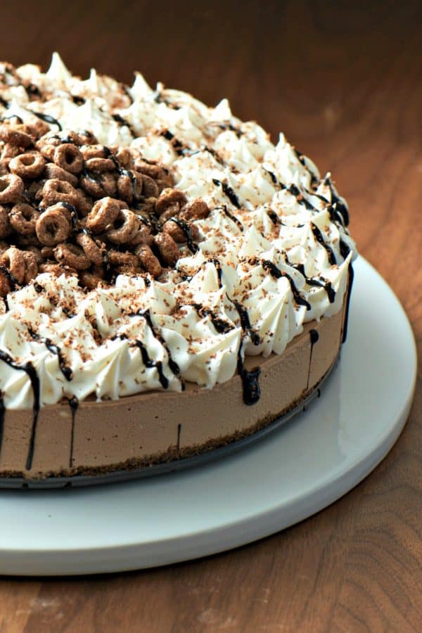 10 Minute Creamy Chocolate Icebox Pie is as impressive tasting as it is beautiful. Made from 7 simple, gluten-free ingredients, this is a crowd pleaser.