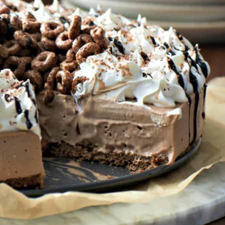 10 Minute Creamy Chocolate Icebox Pie is as impressive tasting as it is beautiful. Made from 7 simple, gluten-free ingredients, this is a crowd pleaser.