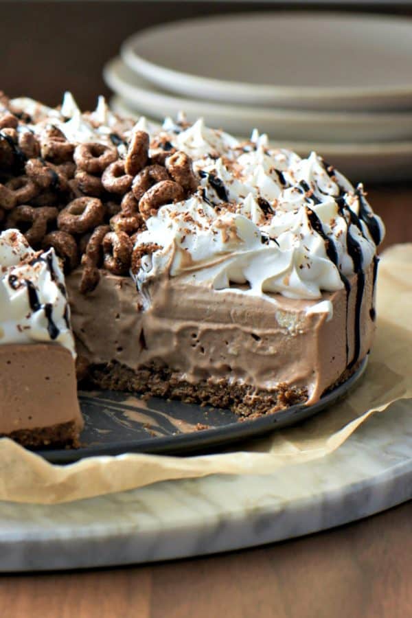 10 Minute Creamy Chocolate Icebox Pie is as impressive tasting as it is beautiful. Made from 7 simple, gluten-free ingredients, this is a crowd pleaser.