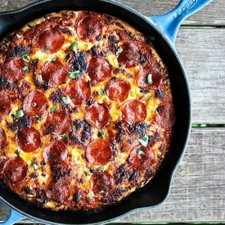 The Best Pan Pizza {super easy!} from foodiewithfamily.com