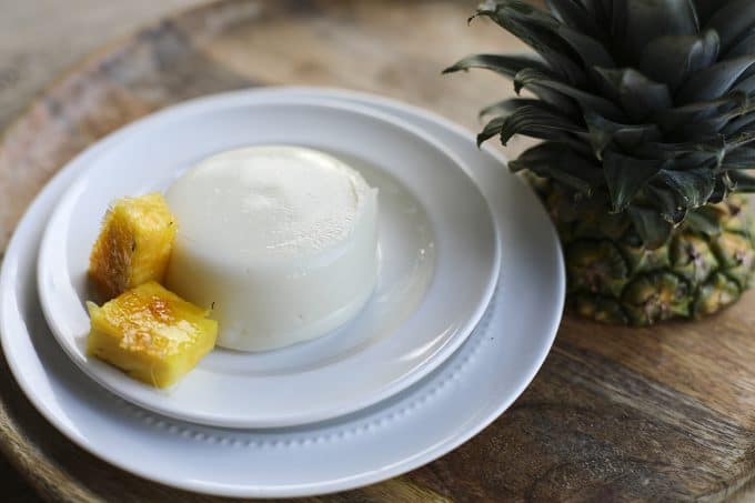 Piña Colada Tembleque - Pineapple Coconut Pudding #DairyFree #Vegan