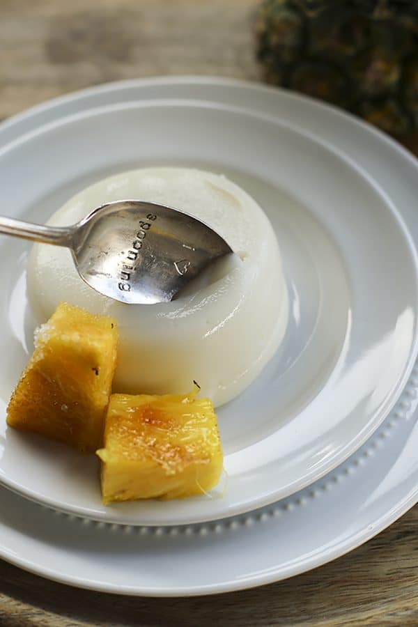 Piña Colada Tembleque - Pineapple Coconut Pudding #DairyFree #Vegan