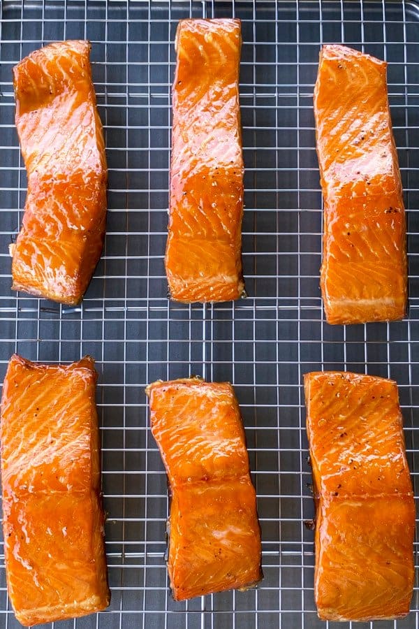 This easy step by step guide to smoked salmon recipe will show you just how to smoke salmon at home using fish you bought at grocery stores or caught yourself. Not only is the recipe "beginner-level-easy", but it's also the truly best smoked salmon recipe I've ever eaten.