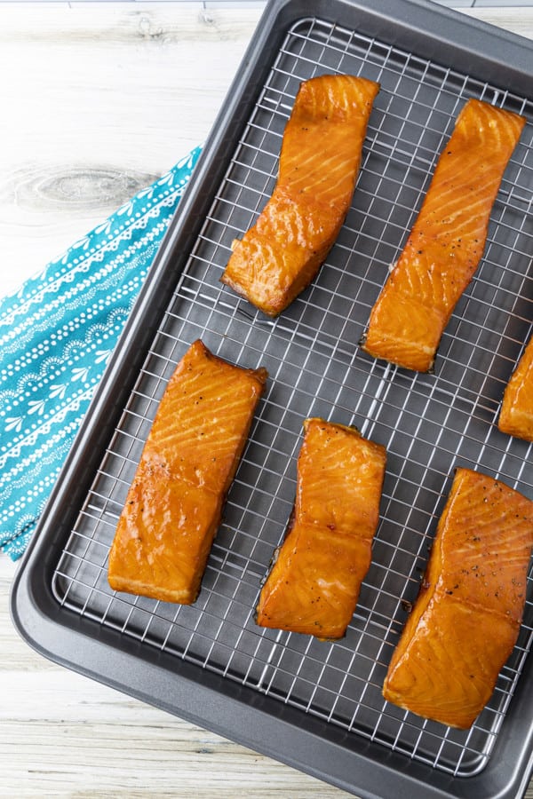 This easy step by step guide to smoked salmon recipe will show you just how to smoke salmon at home using fish you bought at grocery stores or caught yourself. Not only is the recipe "beginner-level-easy", but it's also the truly best smoked salmon recipe I've ever eaten.