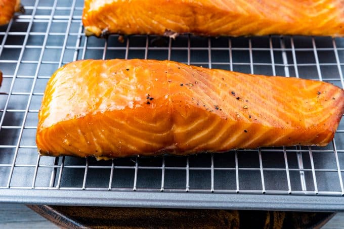 This easy step by step guide to smoked salmon recipe will show you just how to smoke salmon at home using fish you bought at grocery stores or caught yourself. Not only is the recipe "beginner-level-easy", but it's also the truly best smoked salmon recipe I've ever eaten.