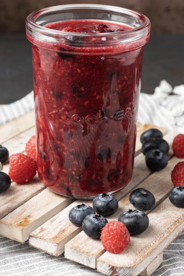 This simple berry compote recipe is about to make your favourite breakfast foods and desserts even more spectacular. Spoon this easy fruit compote over angel food cake, ice cream, profiteroles, pancakes, waffles, regular or baked oatmeal, French toast, or more! Homemade berry compote is the perfect topping for nearly every dessert. Whether you’re ladling it over vanilla ice cream or onto pound cake, you’re going to be thrilled. Nobody needs to know it’s a vitamin packed powerhouse,