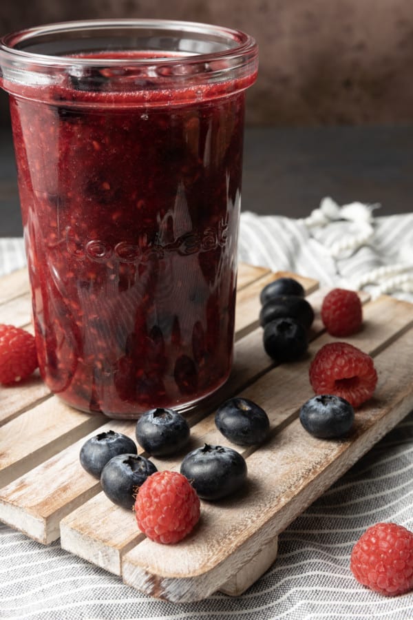 This simple berry compote recipe is about to make your favourite breakfast foods and desserts even more spectacular. Spoon this easy fruit compote over angel food cake, ice cream, profiteroles, pancakes, waffles, regular or baked oatmeal, French toast, or more! Homemade berry compote is the perfect topping for nearly every dessert. Whether you’re ladling it over vanilla ice cream or onto pound cake, you’re going to be thrilled. Nobody needs to know it’s a vitamin packed powerhouse,