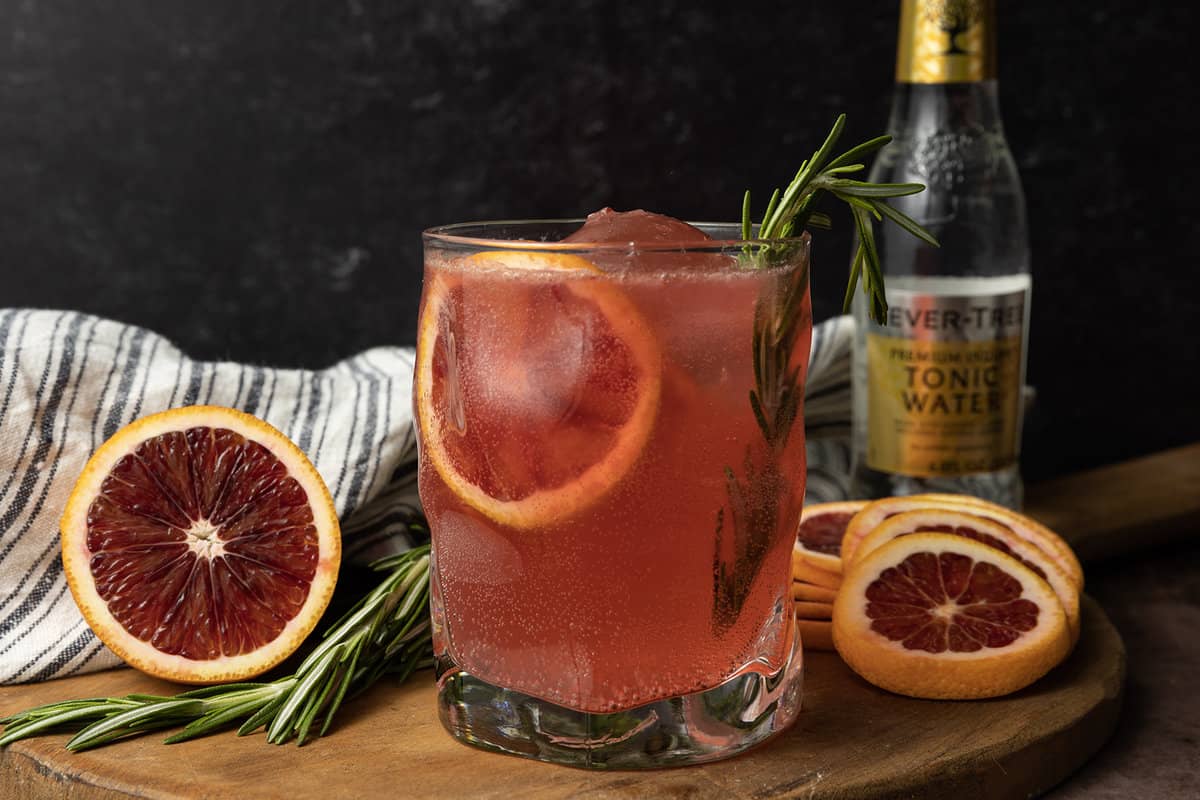 This sophisticated rosemary cocktail is the perfect way to elevate your happy hour. Light, fizzy, and refreshing, this perfect cocktail marries fresh citrus to fragrant rosemary. 