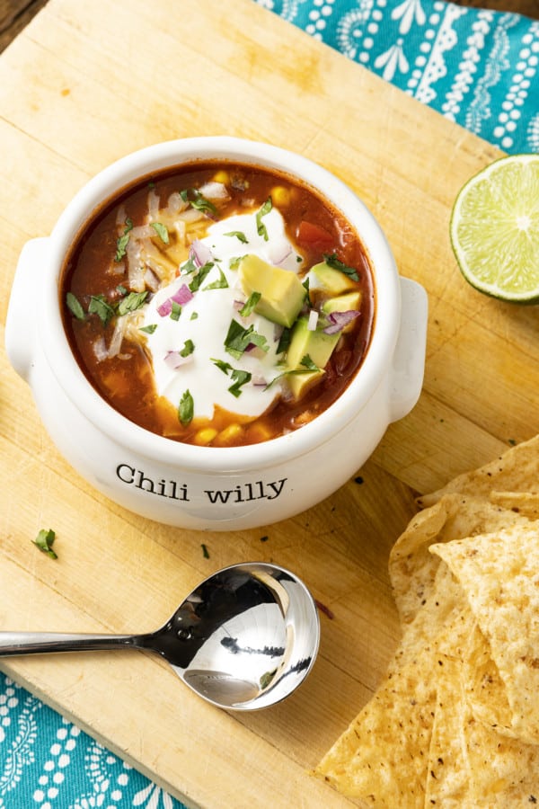 You’ve got to love 5 Ingredient Taco Soup both for the exuberantly flavourful taco flavour and for the incredible ease with which it’s prepared. Any meal that comes together in 15 minutes and makes my whole family happy has my heart and this quick and easy soup fits that bill! As if that wasn’t enough to recommend this taco soup is customizable based on your own personal preferences and what you have on hand.