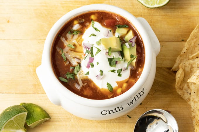 https://www.foodiewithfamily.com/wp-content/uploads/2023/03/5-ingredient-taco-soup-3-680x453.jpg