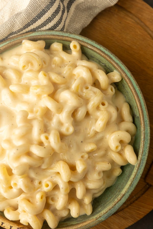 super creamy Macaroni and cheese in a bowl.