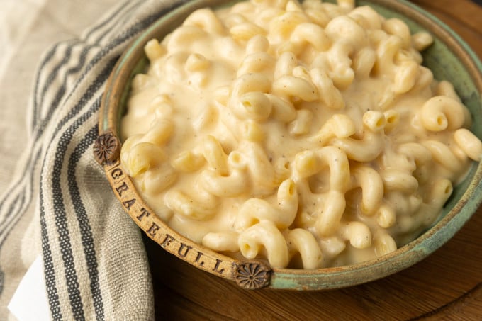 super creamy high protein Macaroni and cheese in a bowl.