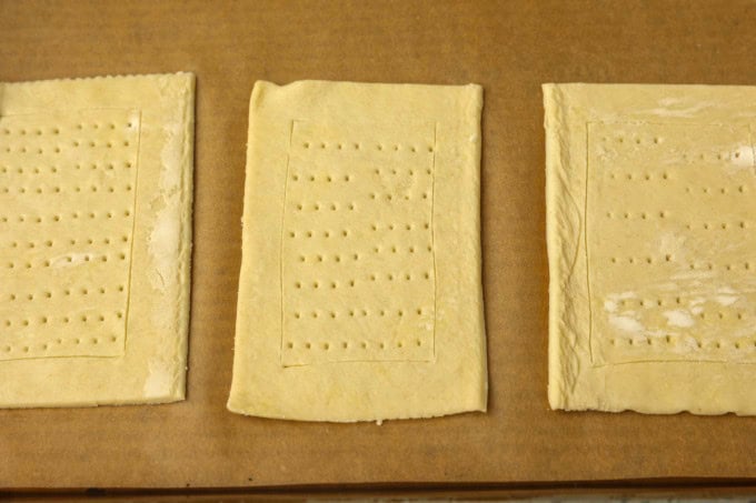 how to cut and dock puff pastry for cream cheese puff pastry