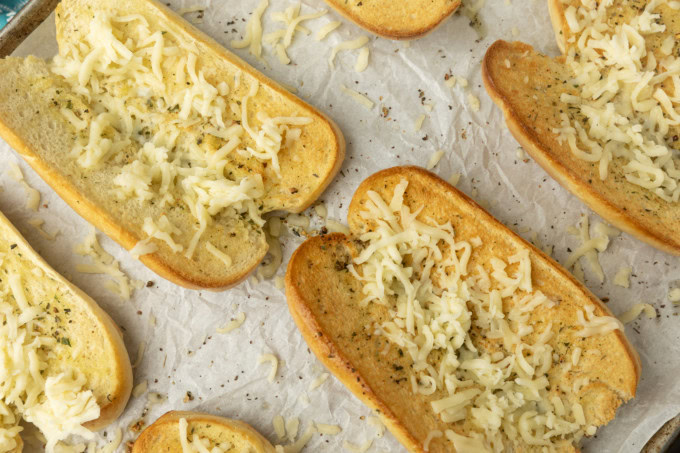 toasted pizza sandwich sub rolls with cheese